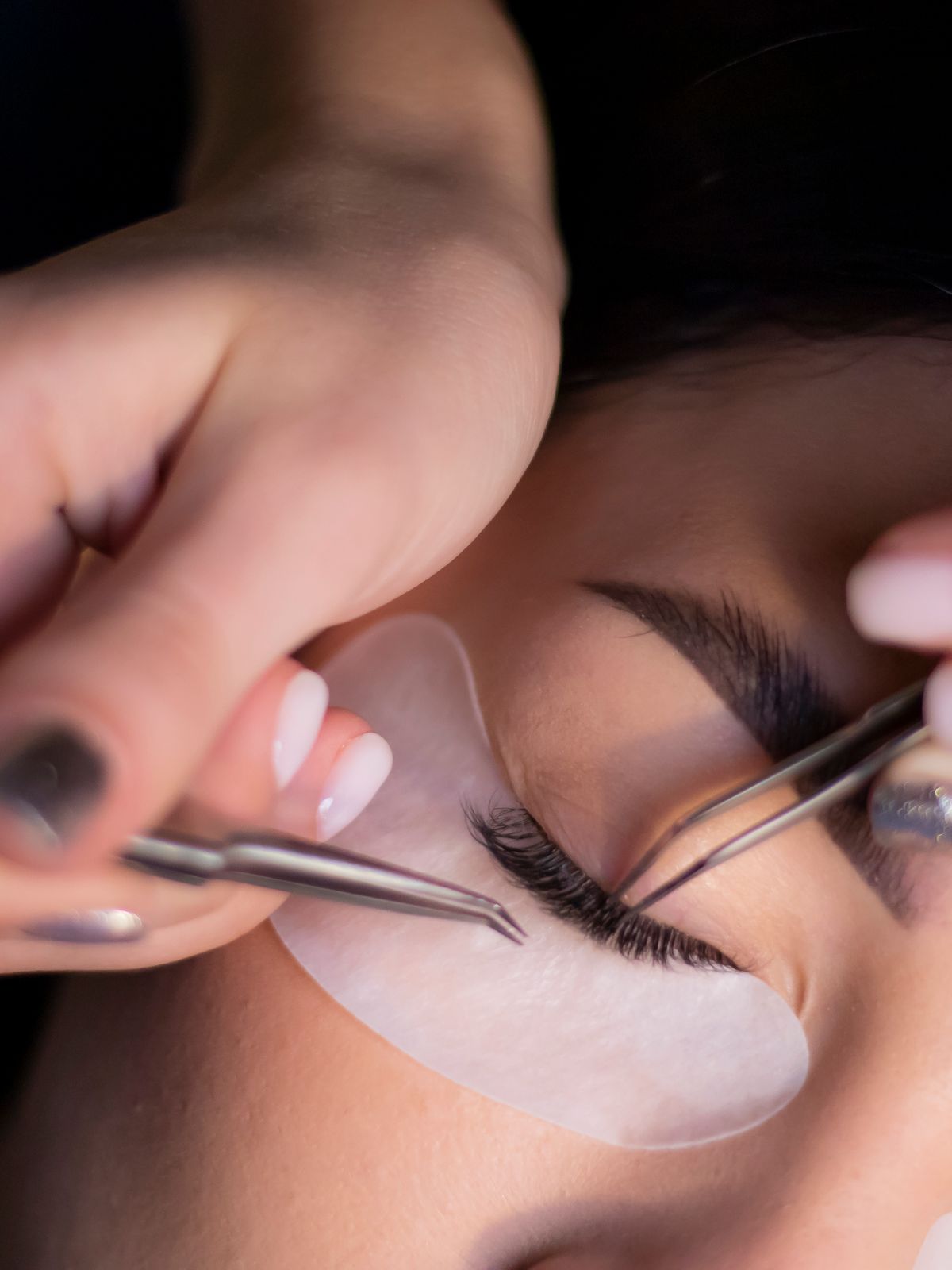Extensions de cils classiques, regard naturel et soigné