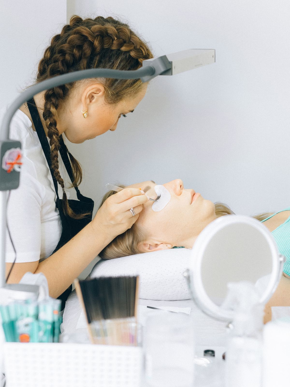 Rehaussement de cils lash lift avec teinture