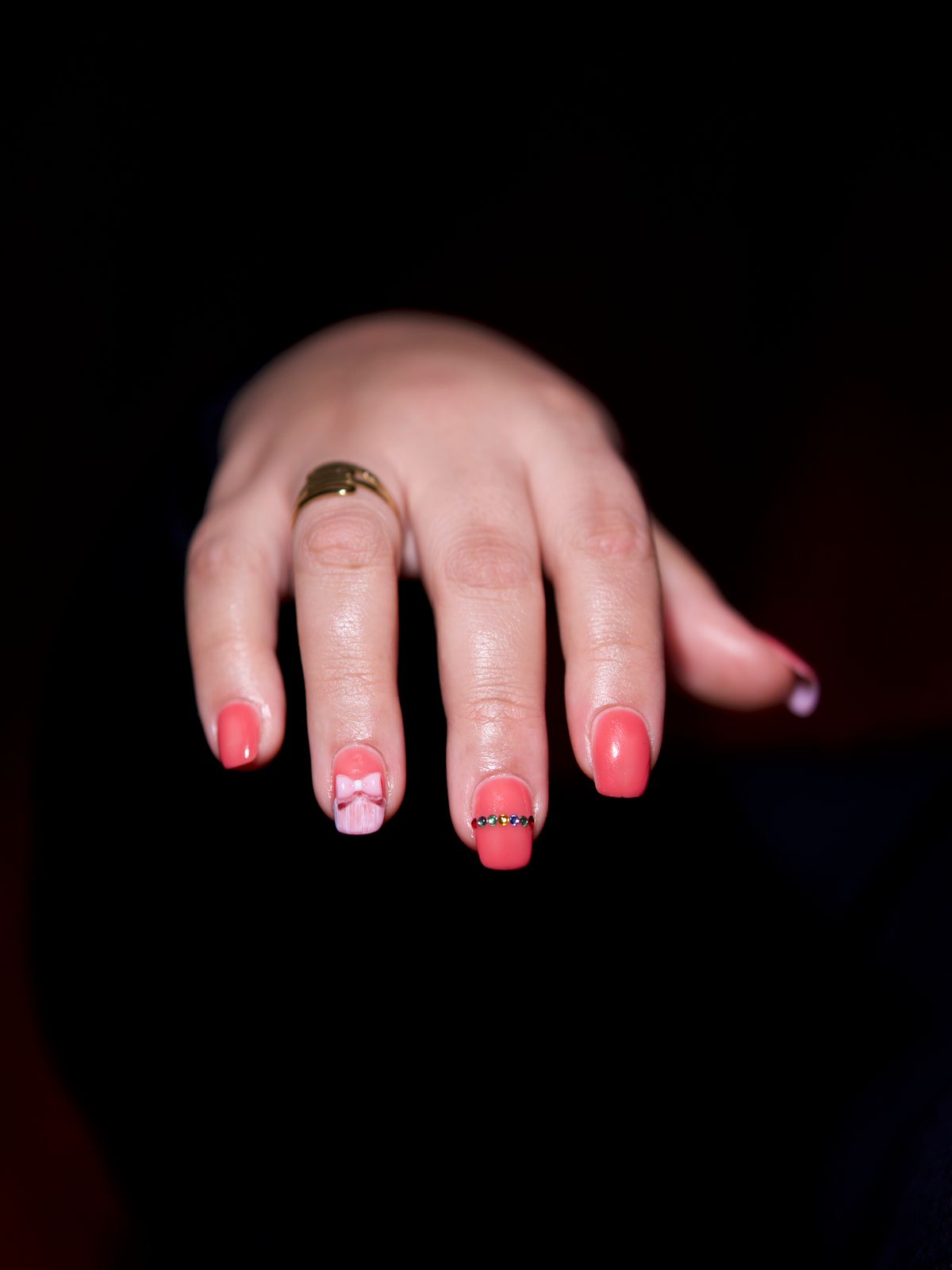 Nail art détaillé sur ongles en gel